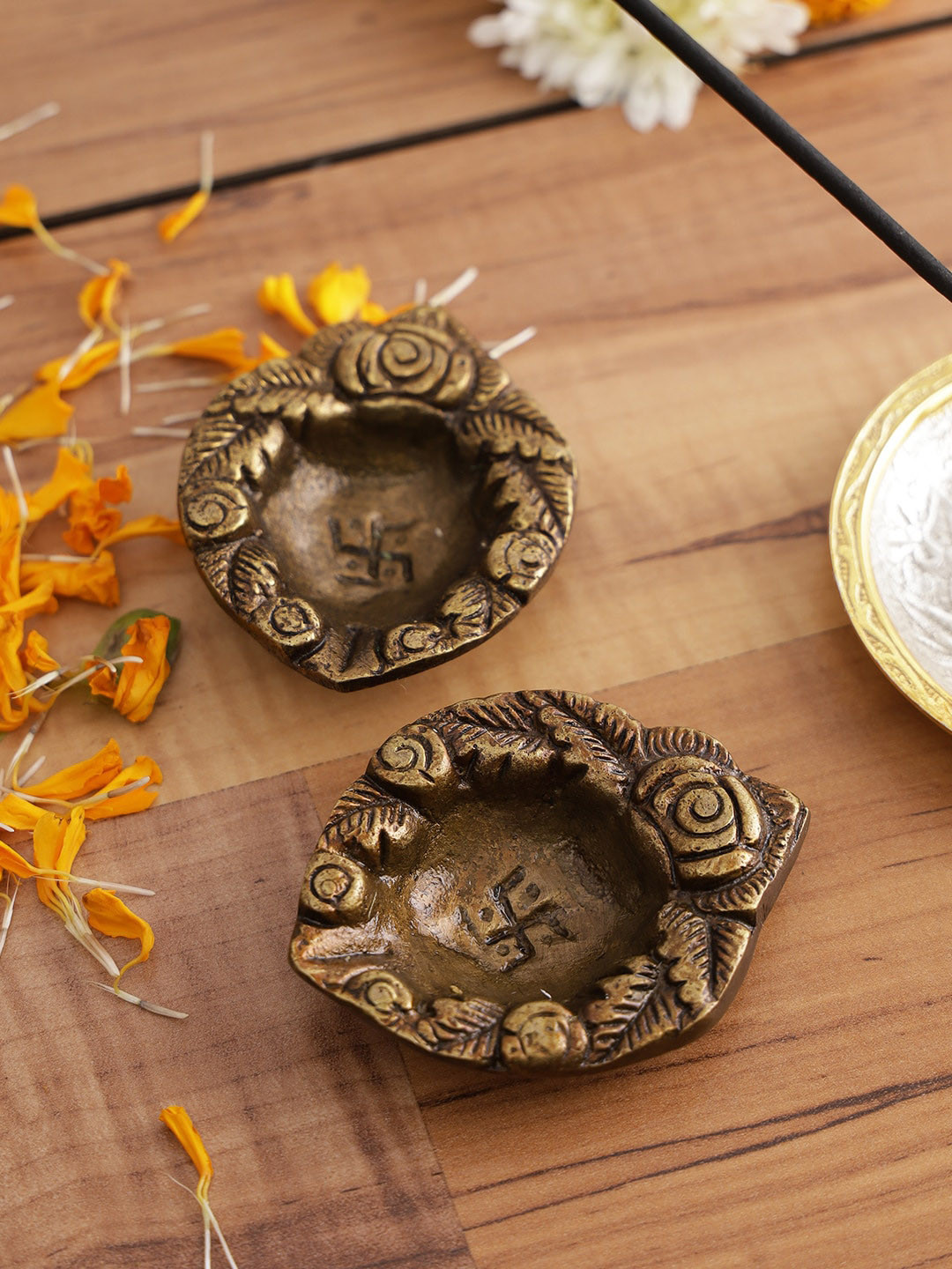 Aapno Rajasthan Set Of 2 Brown Rose Design Antique Brass Diya