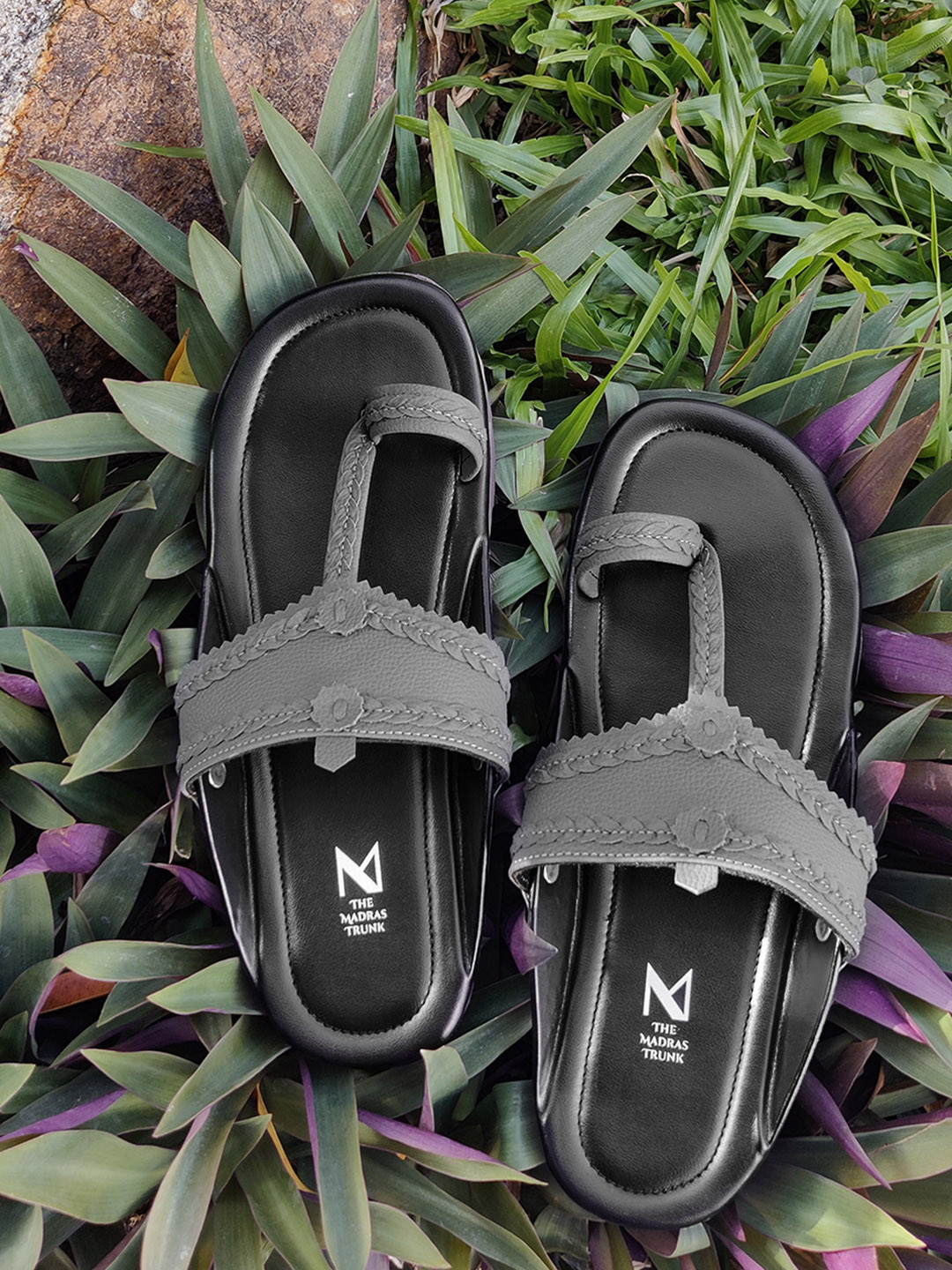 THE MADRAS TRUNK Men One Toe Kolhapuri Sandals