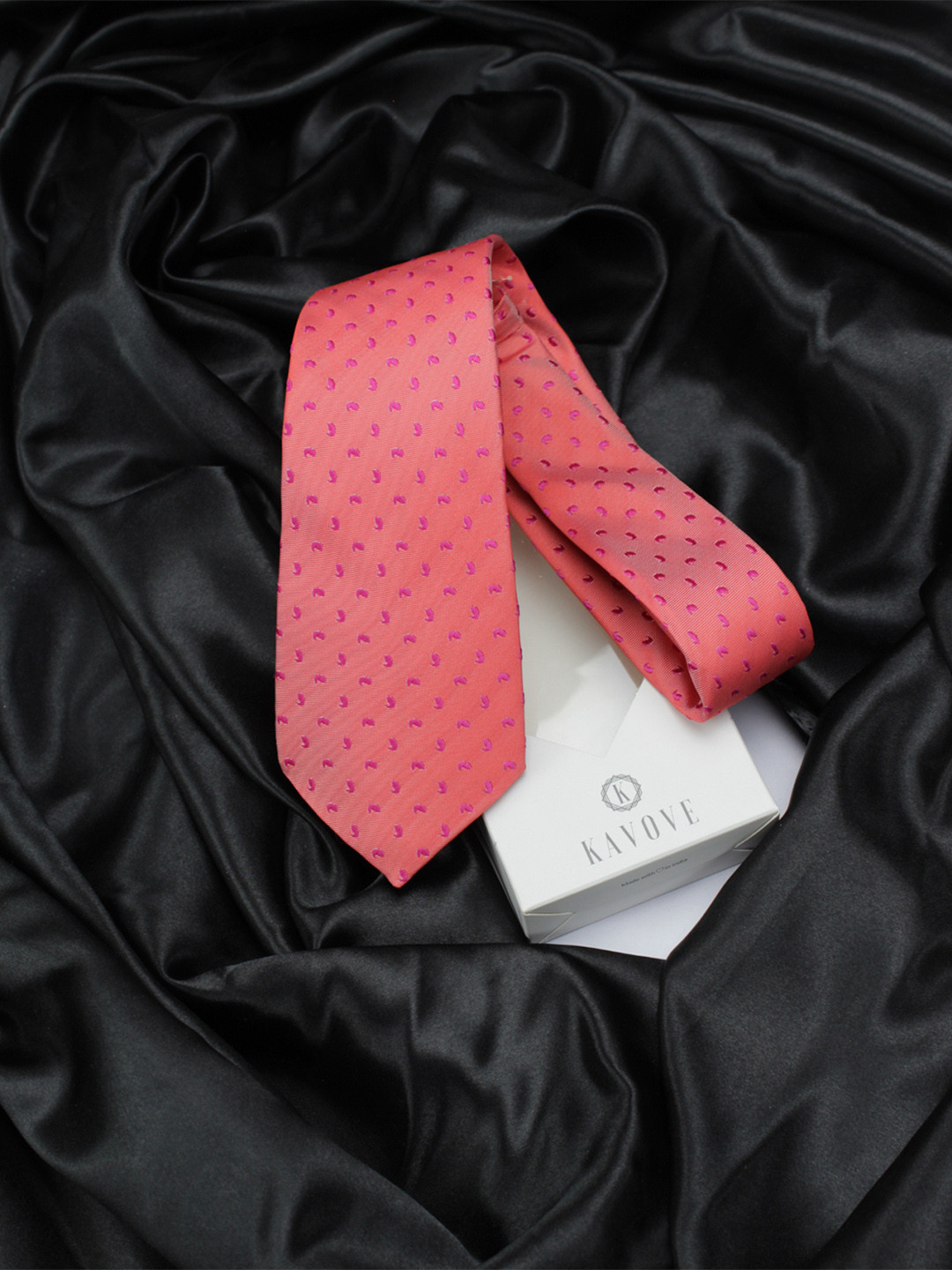 Kavove Men Paisley Pink Woven Design Broad Neck Tie