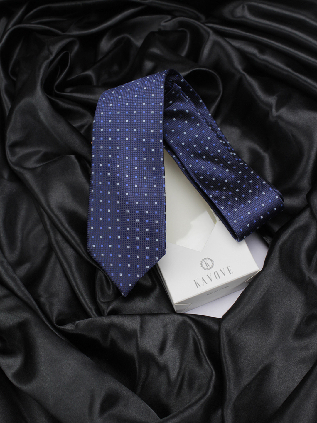 Kavove Men Navy Blue The Treat Checkered Broad Tie