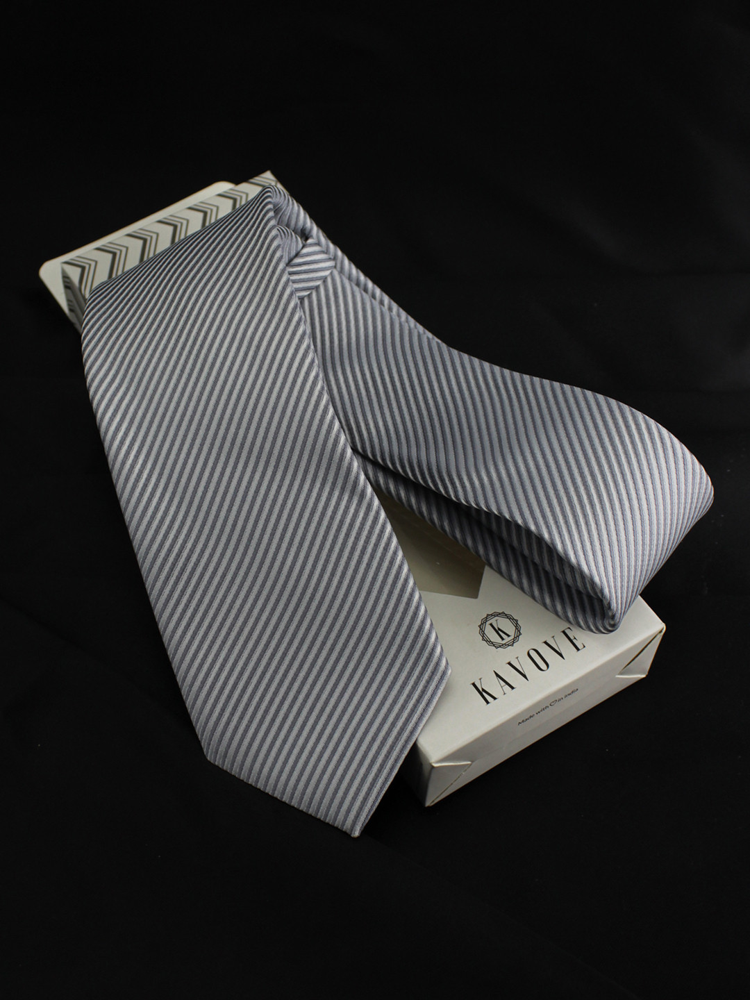 Kavove Men Silver-Toned Striped Broad Tie