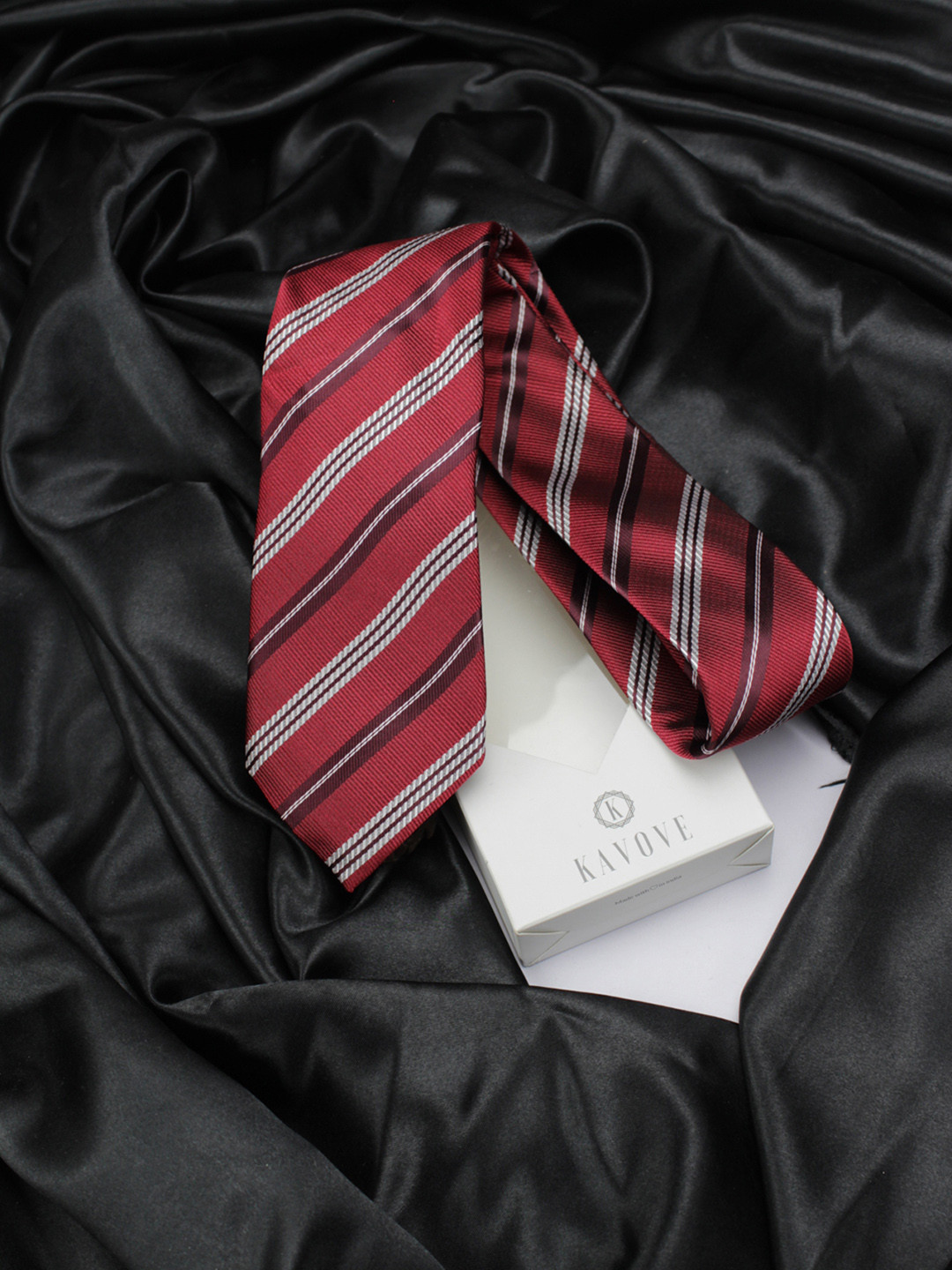 Kavove Men Red & White Striped Broad Tie