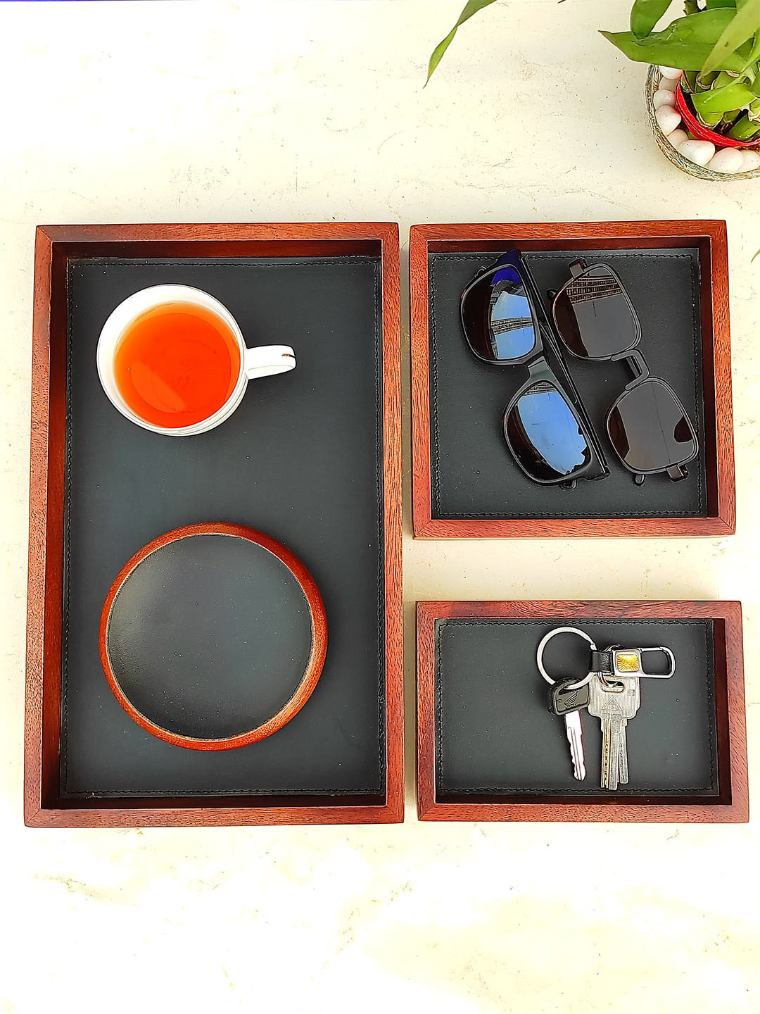 CRAYTON Set Of 4 Black Wood Serving Tray