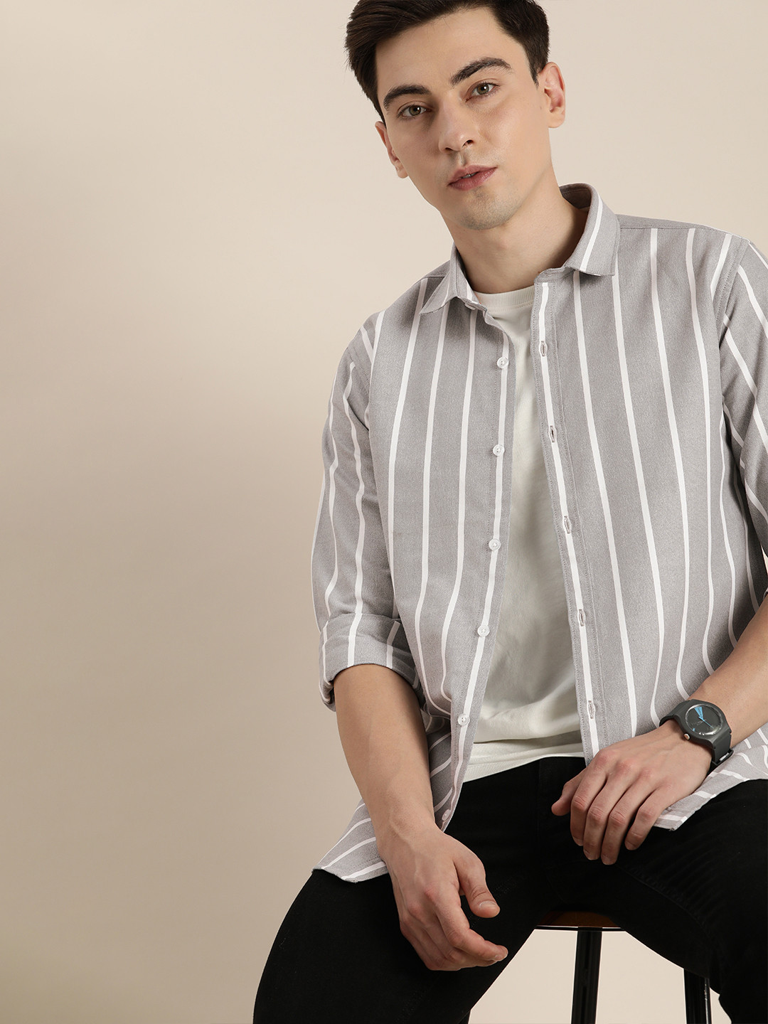 INVICTUS Men Grey & White Striped Casual Shirt