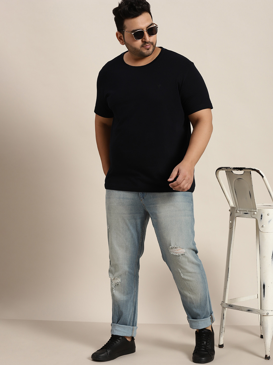 Sztori Plus Size Men Blue Slim Tapered Fit Mildly Distressed Heavy Fade Stretchable Jeans