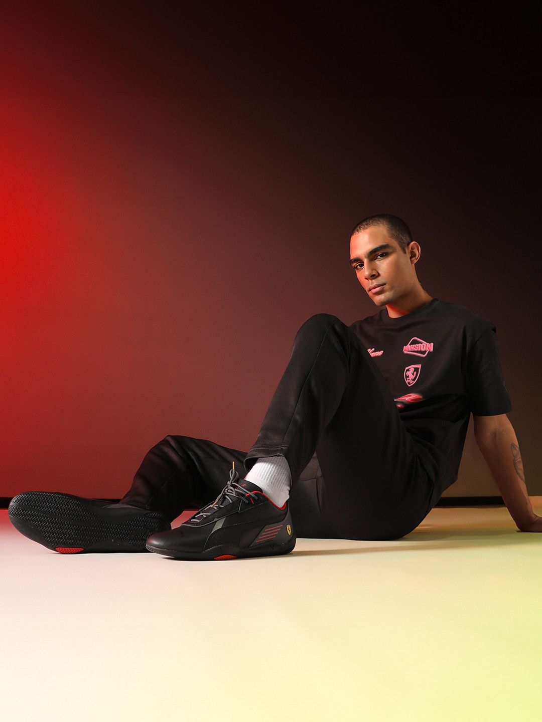 PUMA Motorsport Unisex Black Ferrari R-Cat Machina SoftFoam Sneakers