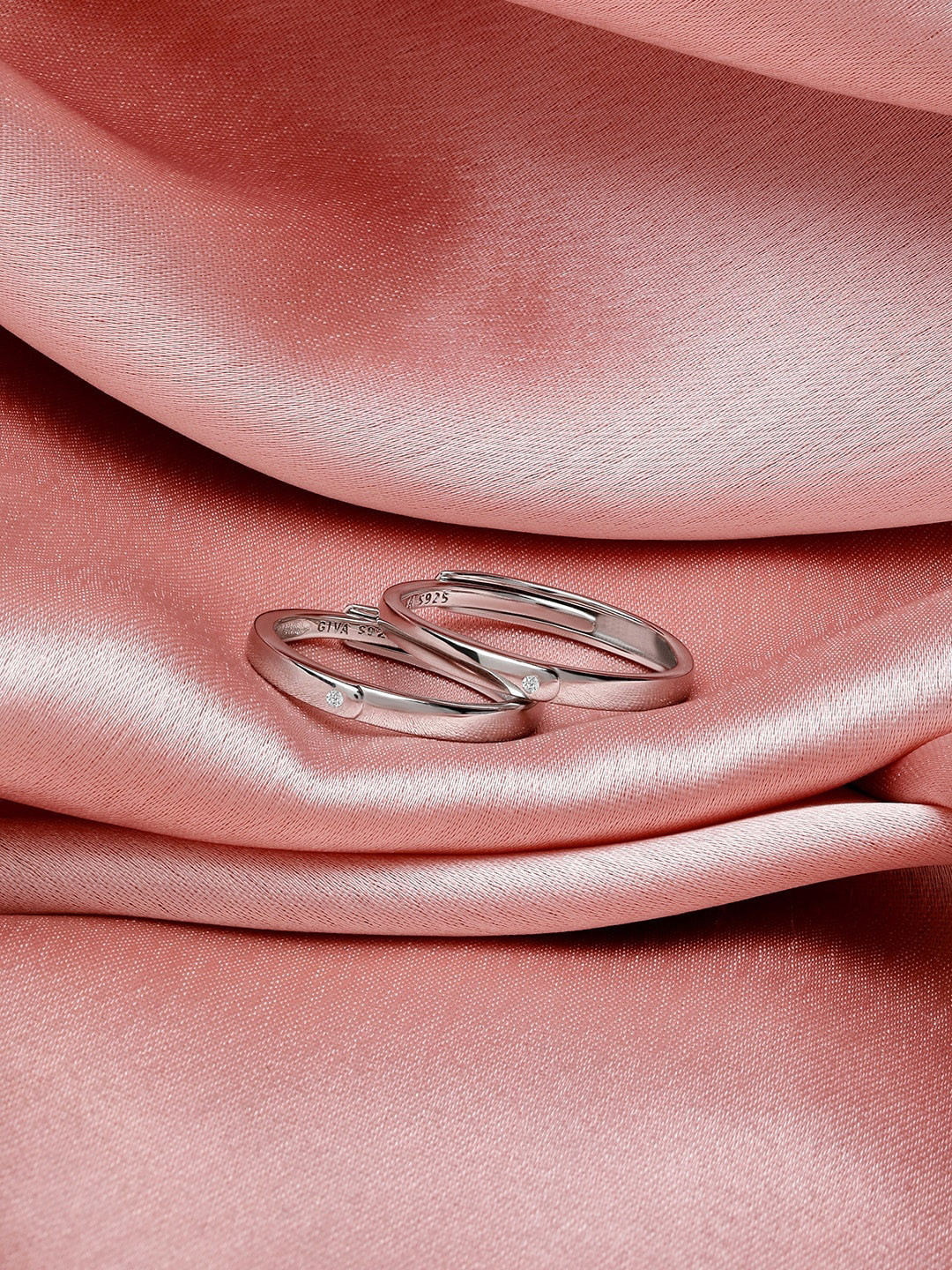 GIVA 925 Sterling Silver Rhodium Plated Eternity Couple Band