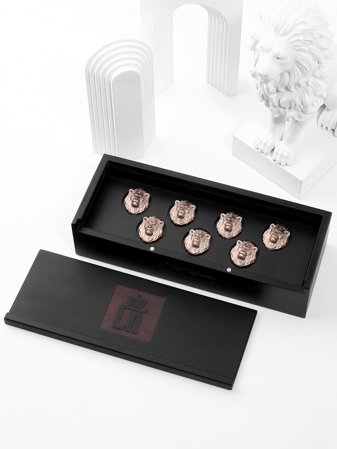 COSA NOSTRAA Set Of 7 Metallic Lion-King Buttons