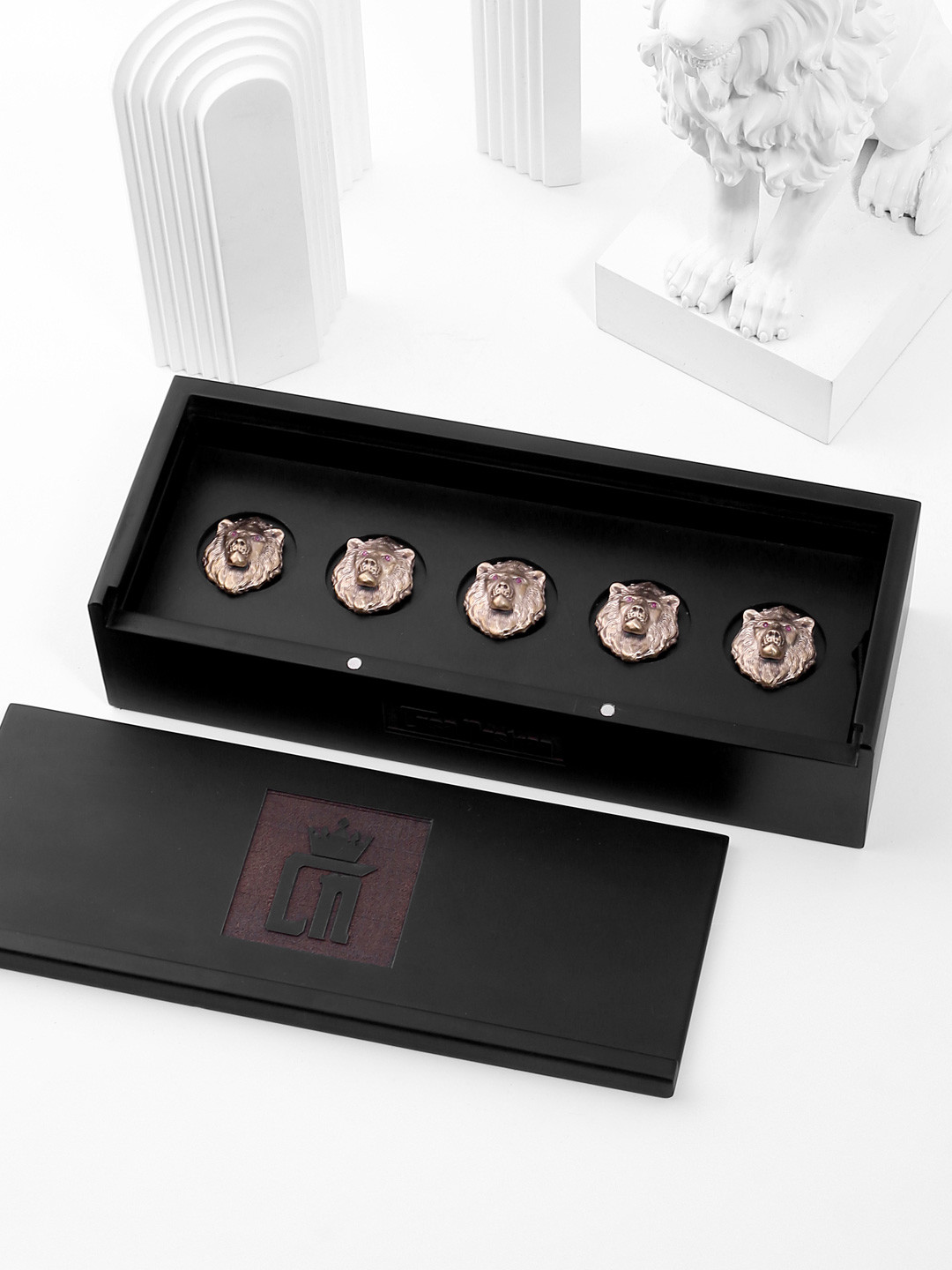 COSA NOSTRAA Set Of 7 Regal Elephant Buttons