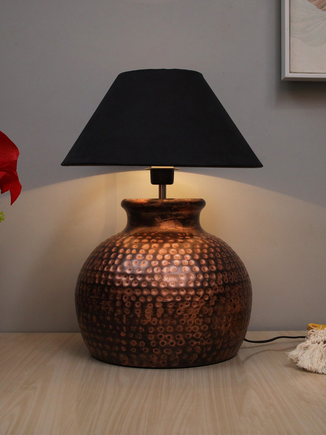 Homesake Black & Bronze-Toned Hammered Table Lamp