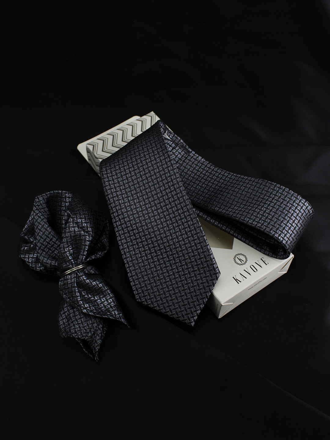 Kavove Men Silver Toned Abstract Neck Tie & Pocket Square Accessory Gift Set