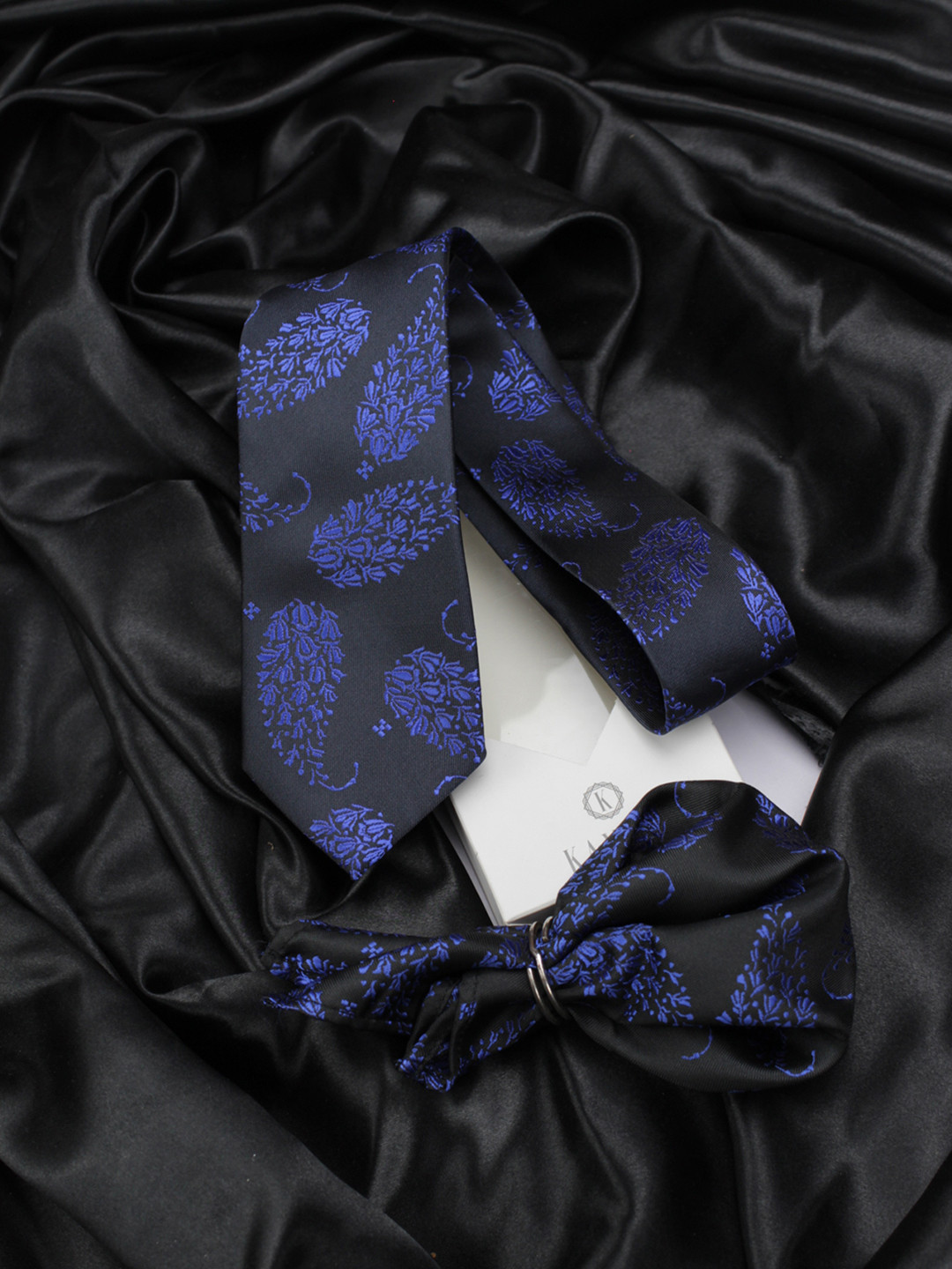 Kavove Men Navy Blue Floral Gift Box