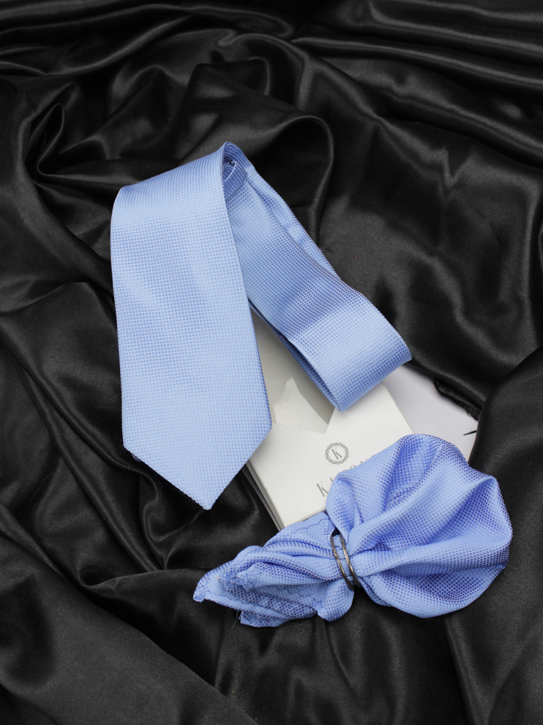 Kavove  Men Blue Polka Dot Gift Box