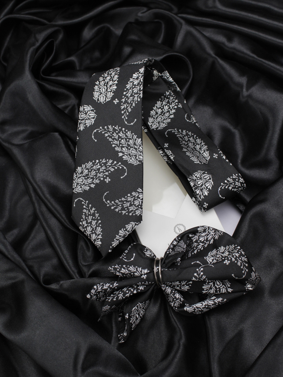 Kavove Men Black The Twining Paisley Accessory Gift Set