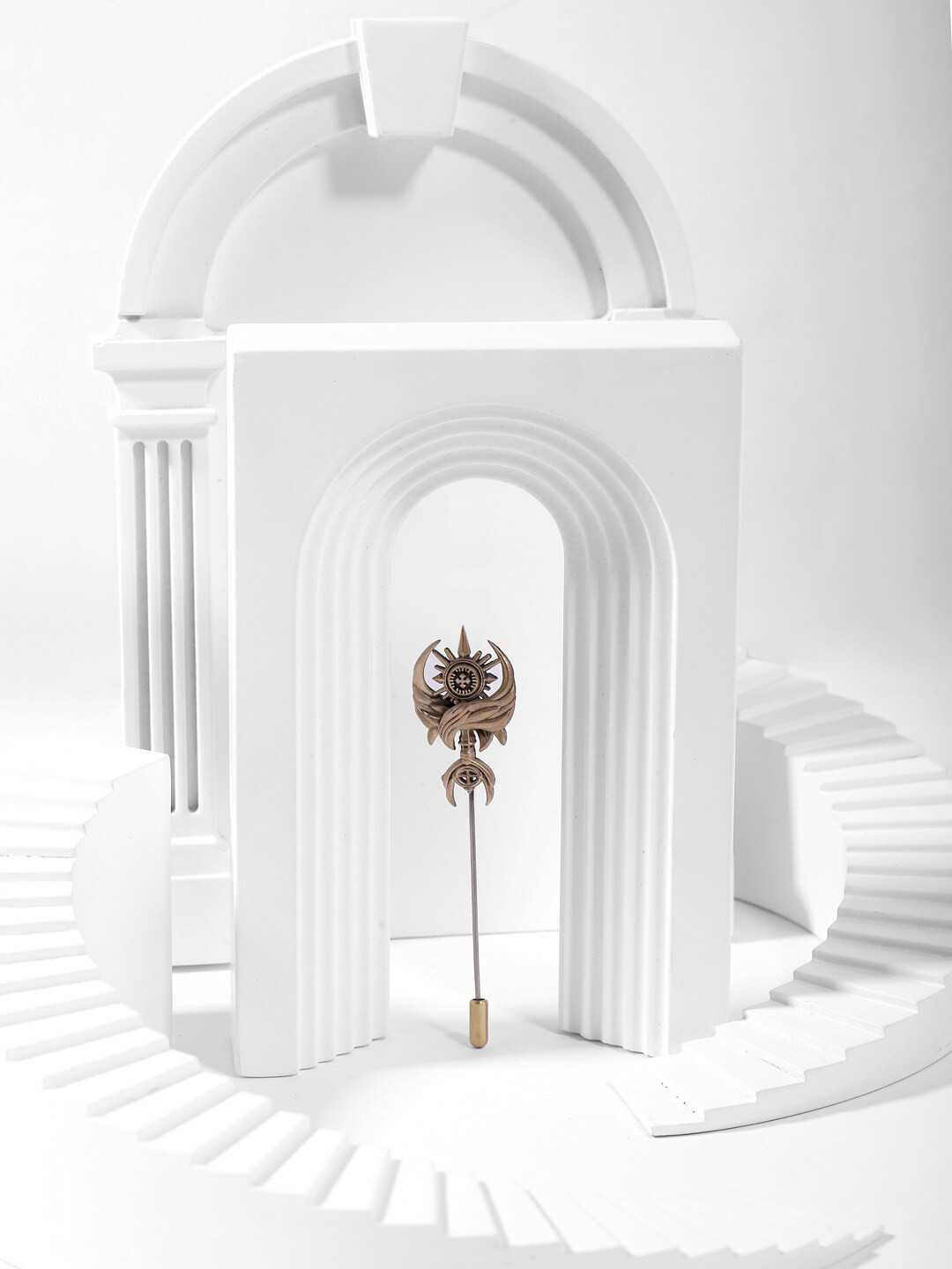 COSA NoSTRAA Men Metallic Vintage Spear Lapel pin