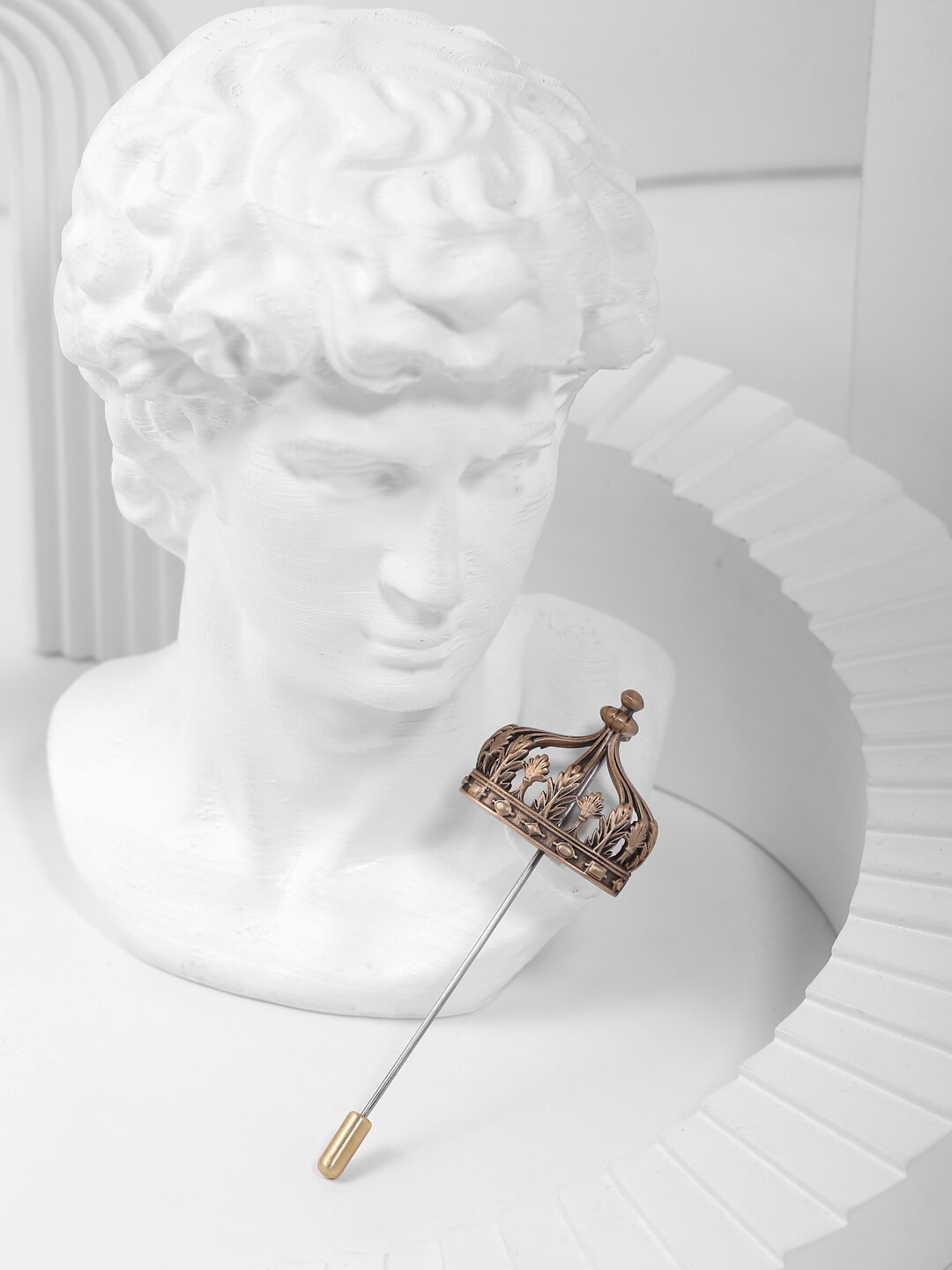 COSA NOSTRAA Men Metallic-Toned The Holy Roman Emperor Crown Lapel Pin