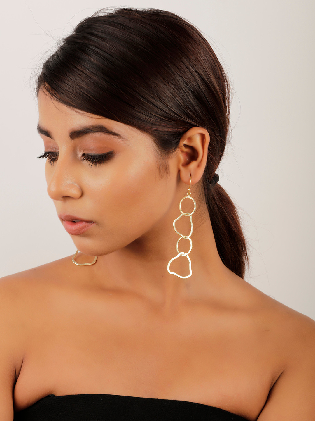 STILSKII Gold-Plated Contemporary Chunky Interlinked Drop Earrings