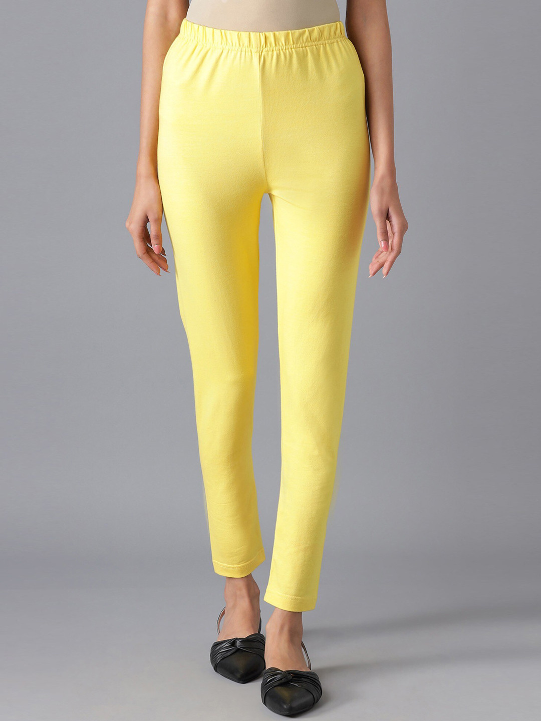 AURELIA Women Yellow Skinny Fit Solid Leggings