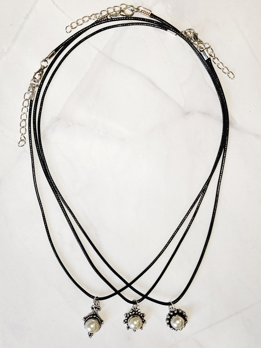EL REGALO Set Of 3 Black & White Pearl Chains