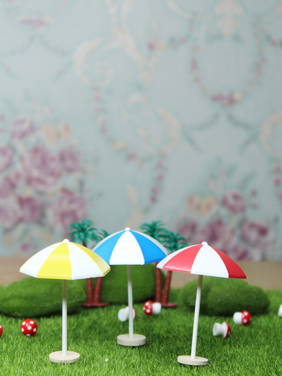 Wonderland Multicoloured Set of 3 Miniature Umbrella Garden Figures