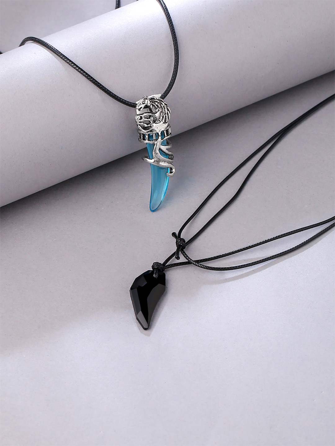 Yellow Chimes Unisex Set Of 2 Wolf Tooth Crystal Pendants With Chain