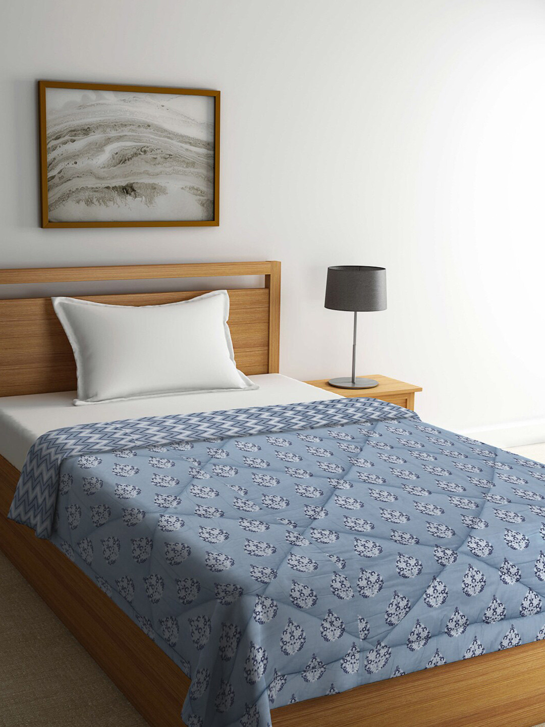 KLOTTHE Grey & White Floral Mild Winter 600 GSM Single Bed Quilt