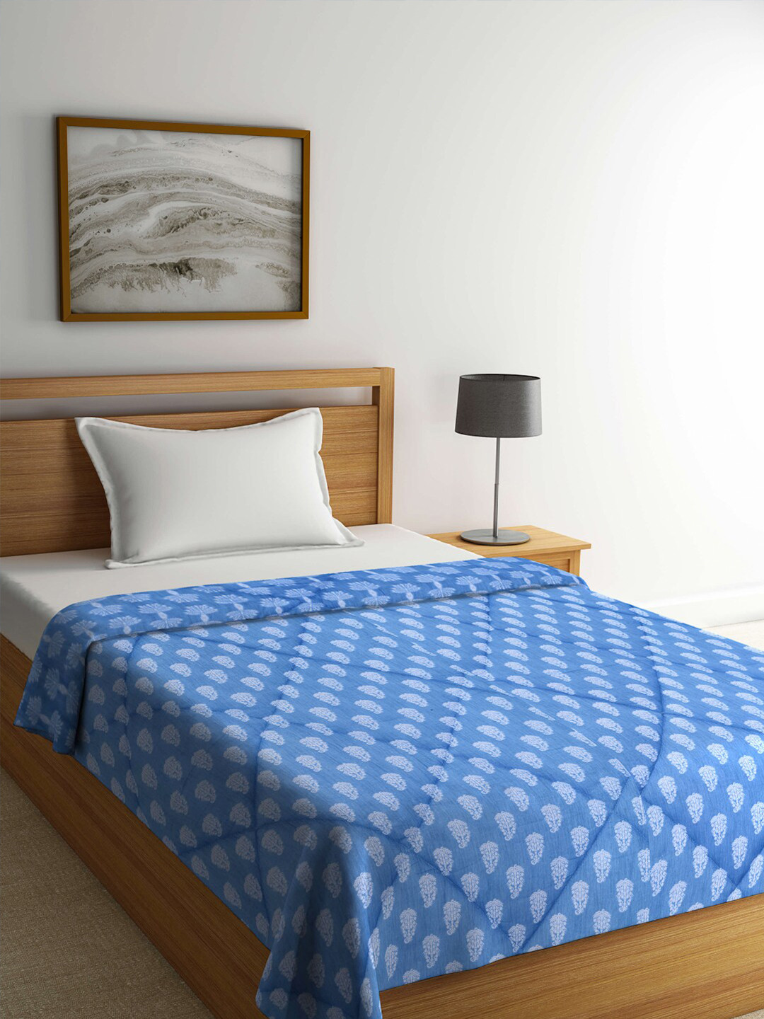 KLOTTHE Blue & White 600 GSM Single Bed Mild Winter Quilt