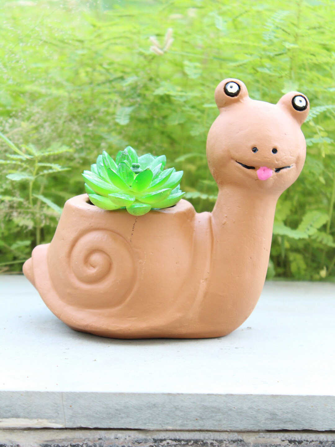 Wonderland Brown Terracotta Snail Pot Garden Accessories For Small Plants & Succulents
