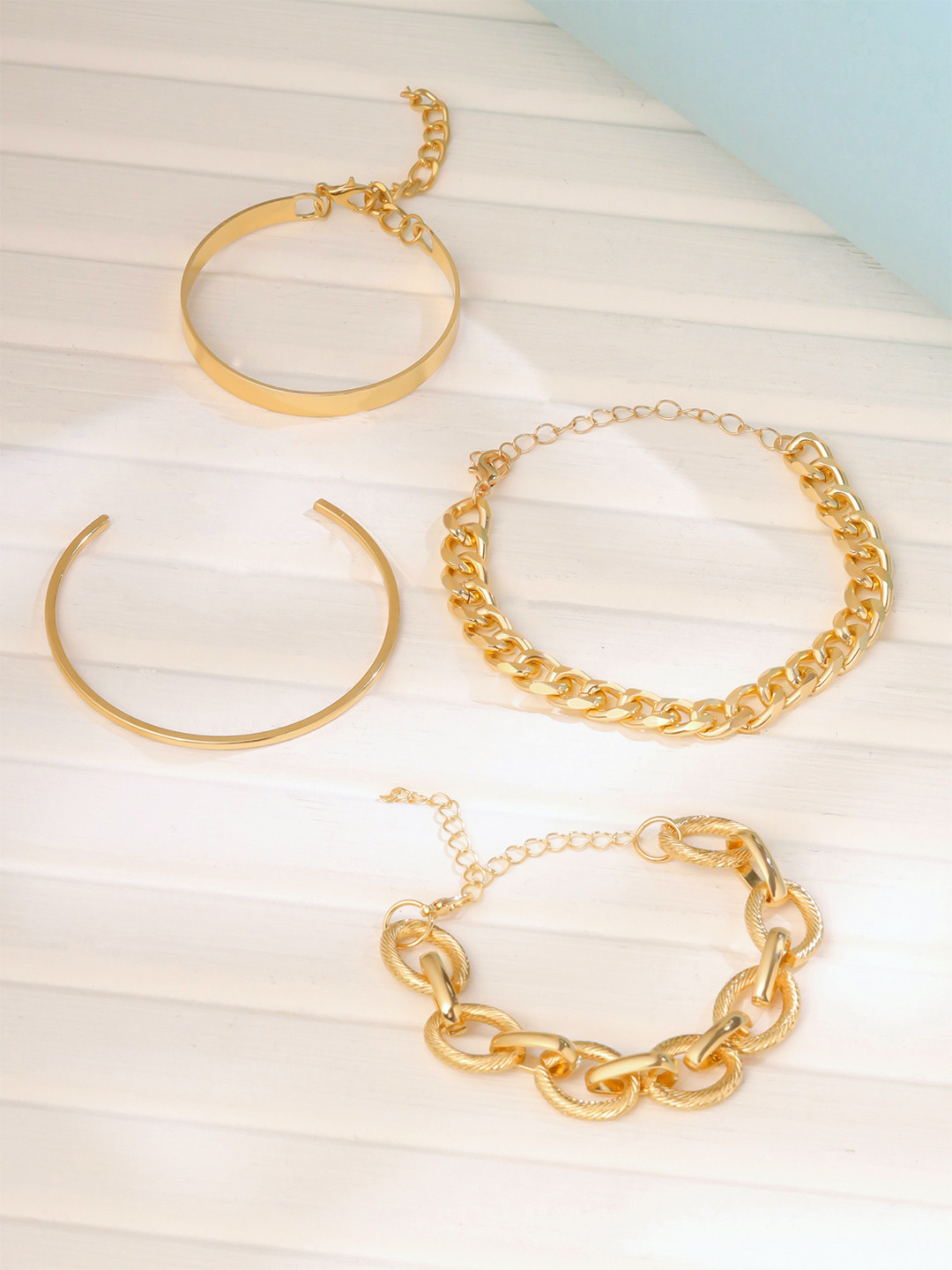 Yellow Chimes Elvora Set of 4 Gold-Plated Link Bracelet