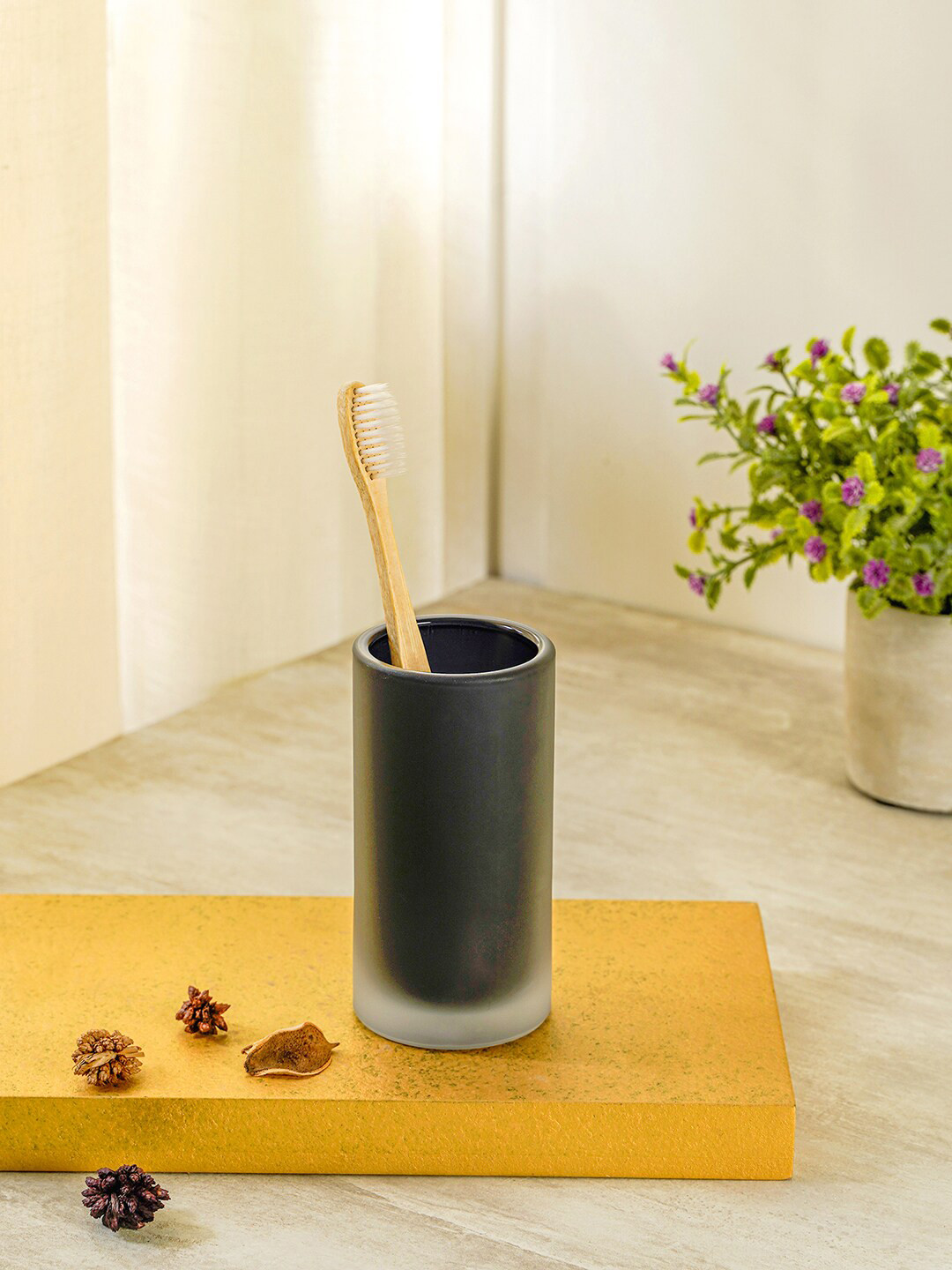 Pure Home and Living Black Solid Frosted Glass Tumbler