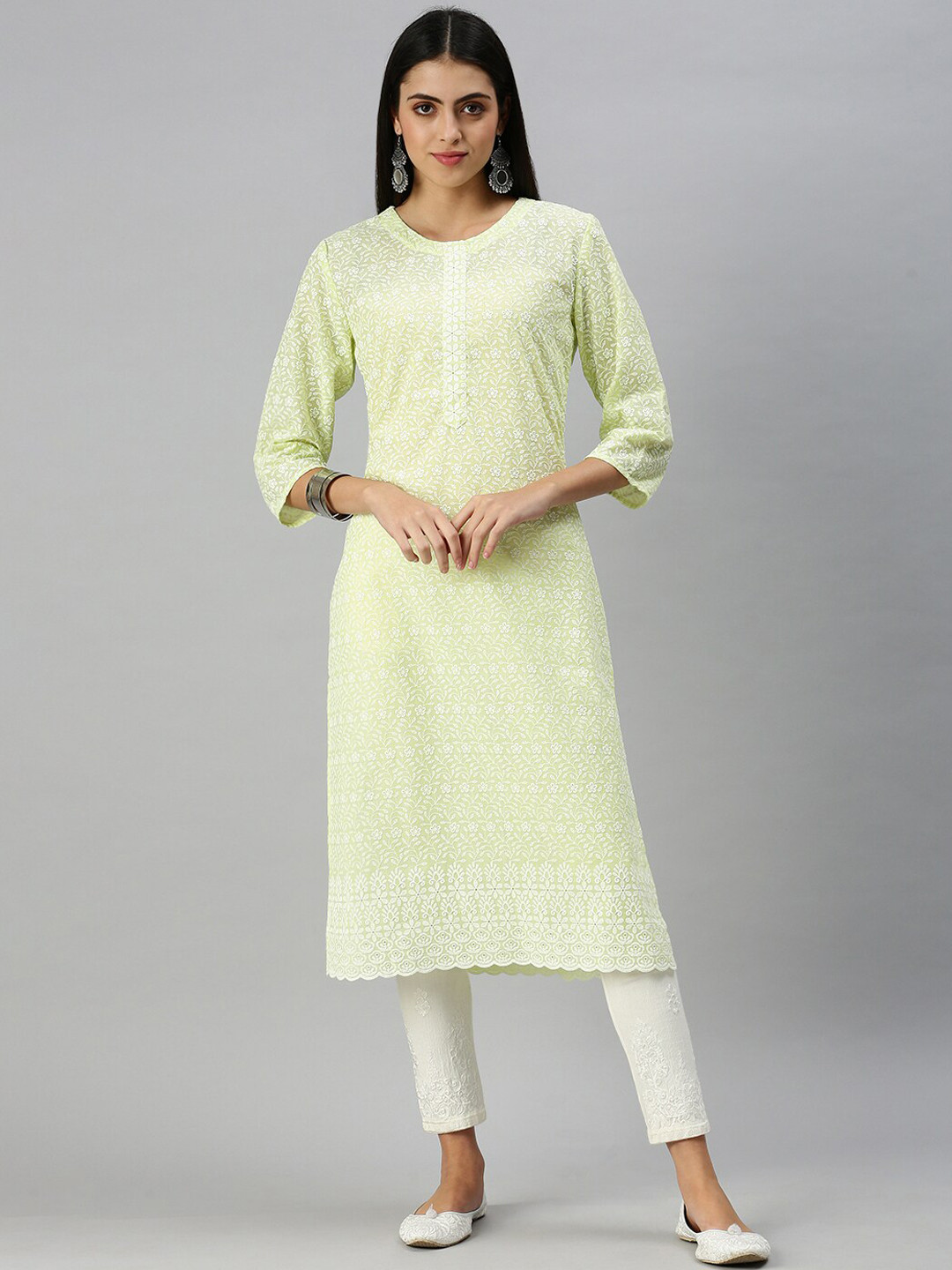 SHOWOFFFF Women Green & White Floral Embroidered Chikankari Kurta