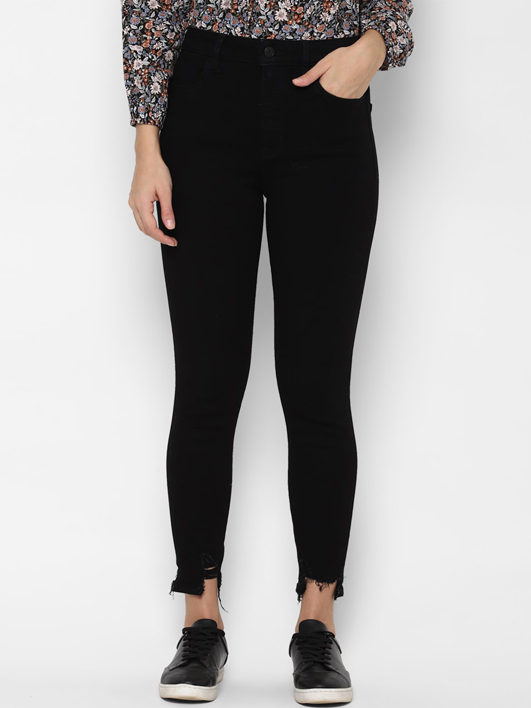 AMERICAN EAGLE OUTFITTERS Women Black Cropped Slim Fit Jeans