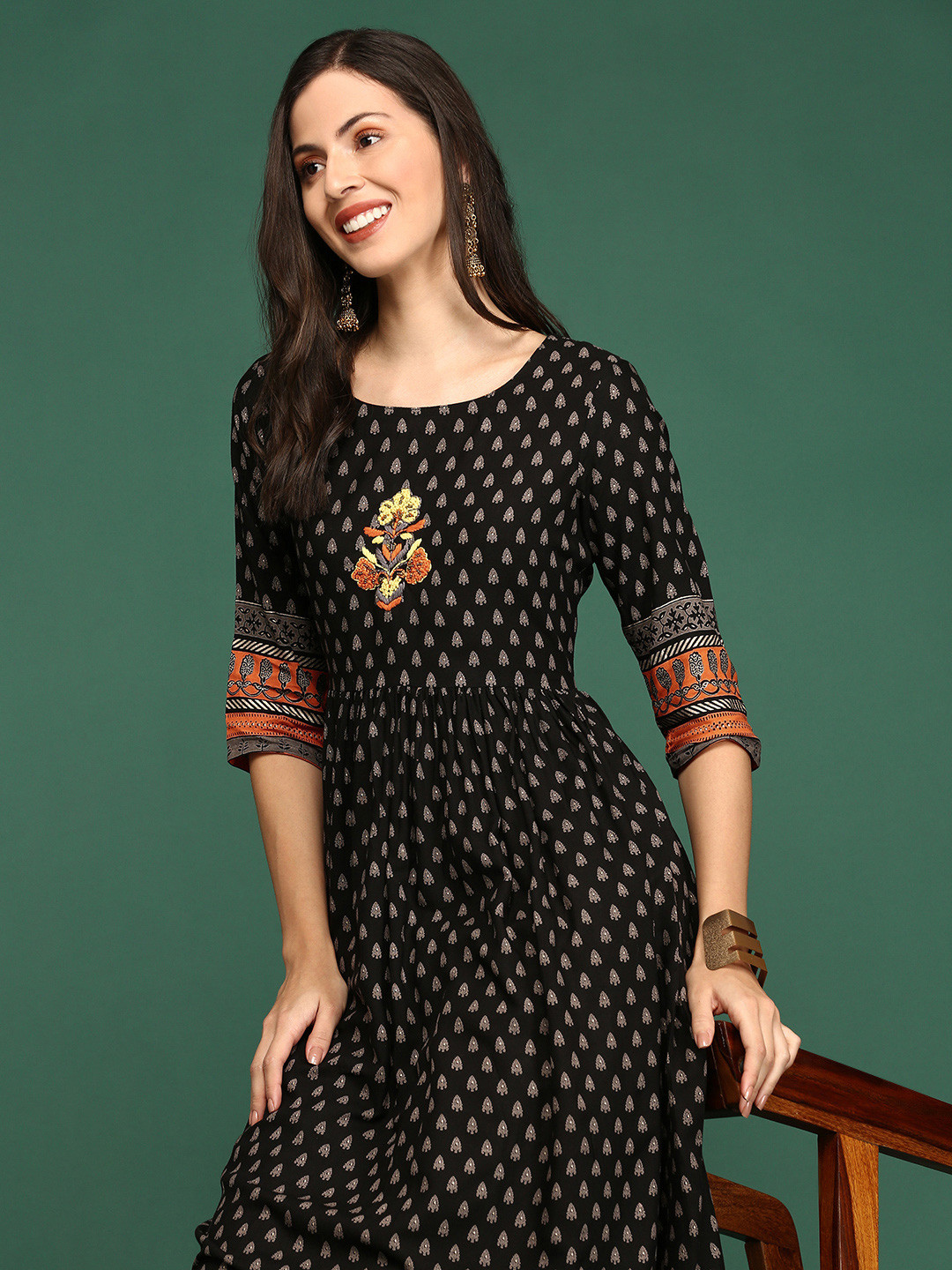 SHOWOFF Women Black Geometric Thread Work Anarkali Kurta