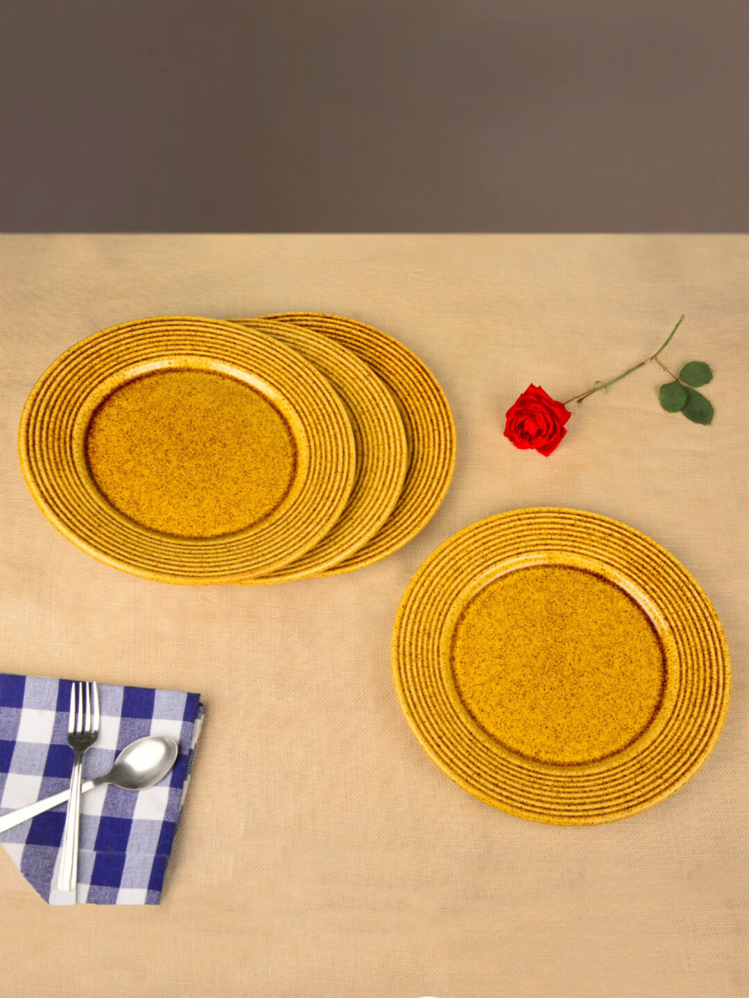 StyleMyWay Set Of 4 Mustard Yellow Solid Ceramic Dinner Plates