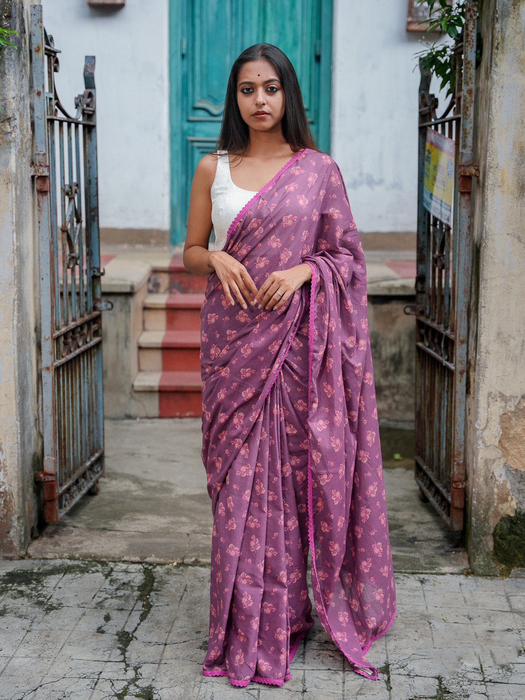 Suta Magenta & Pink Floral Printed Pure Cotton Saree