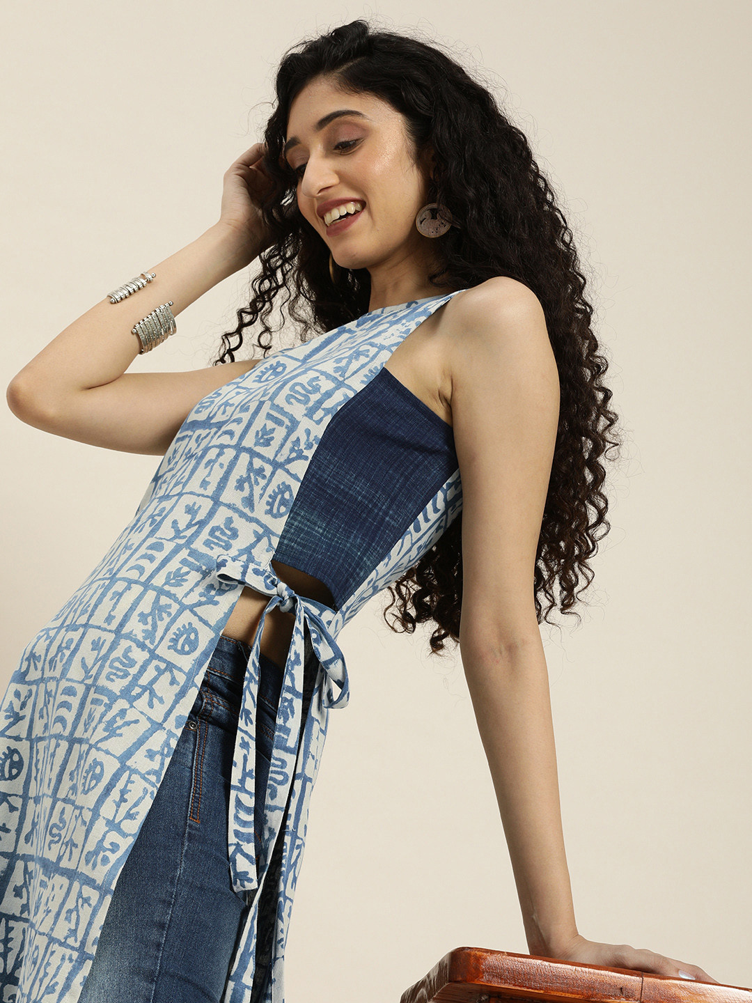 Taavi Women White & Blue Cyanotype Indigo Printed Printed  Kurta With High Slit