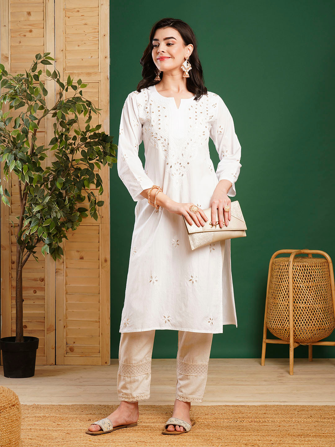 ADA Women White  Cotton Lucknow Chikankari Handloom Kurta