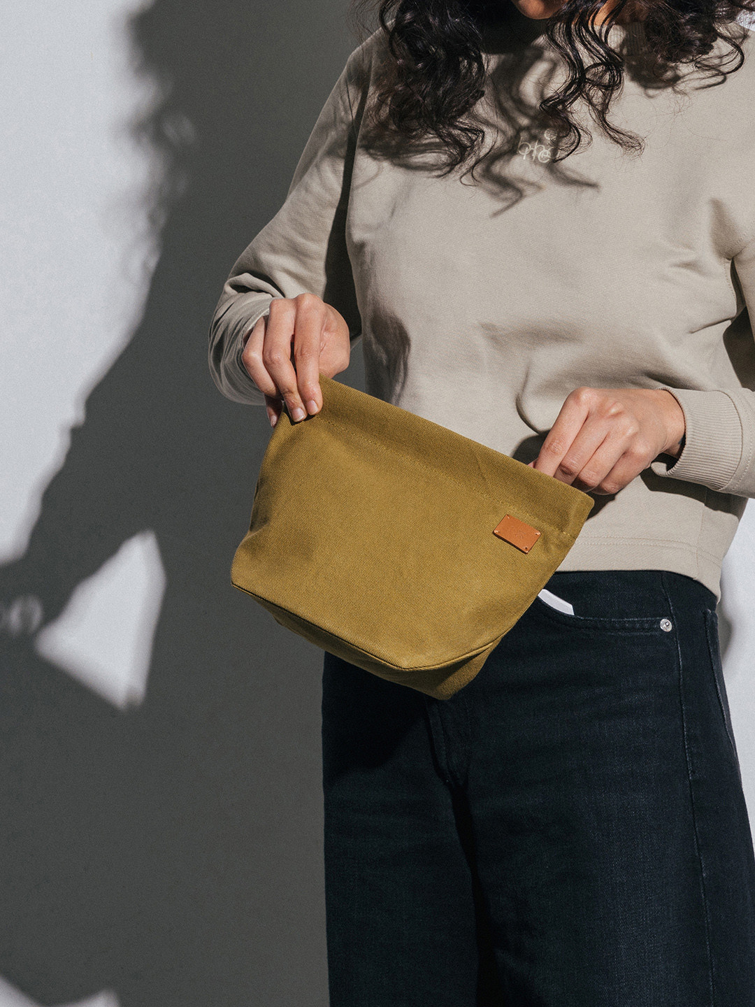 DailyObjects Unisex Olive Green Pouch