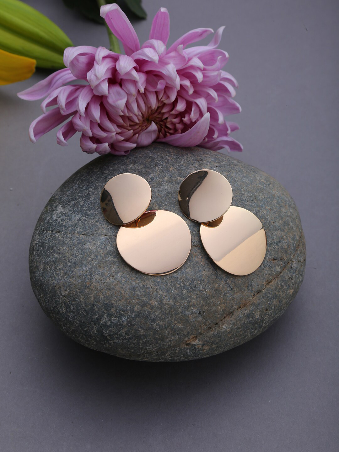 SOHI Gold-Plated Geometric Drop Earrings
