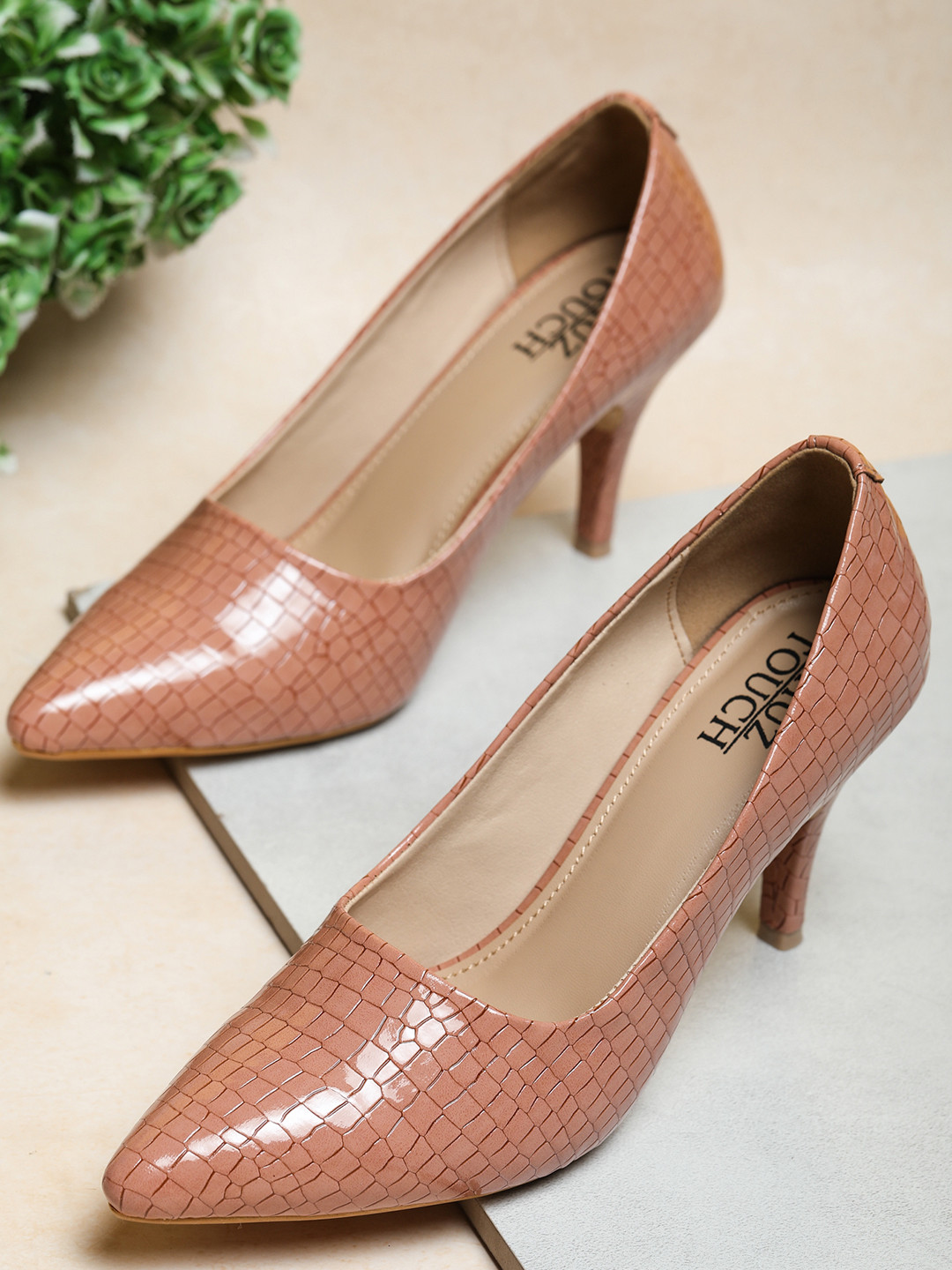 SHUZ TOUCH Pink Textured Kitten Pumps