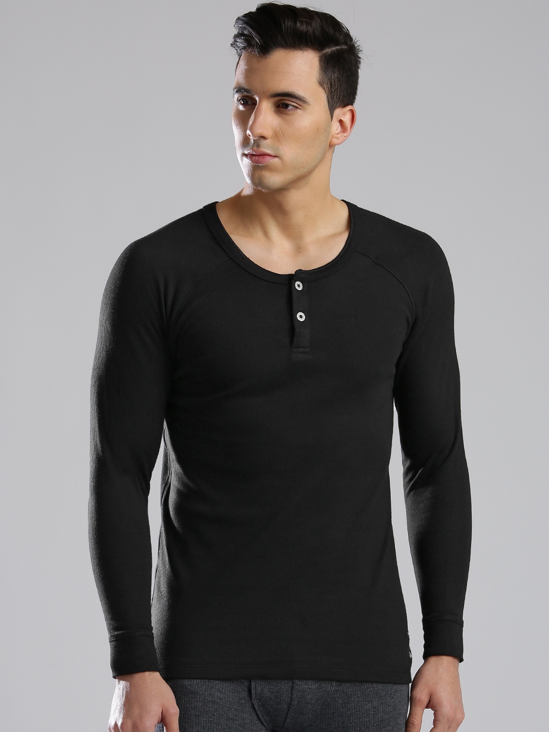 Buy Levis Men Black Thermal Henley T Shirt 300 - Thermal Tops for Men  1695704 | Myntra