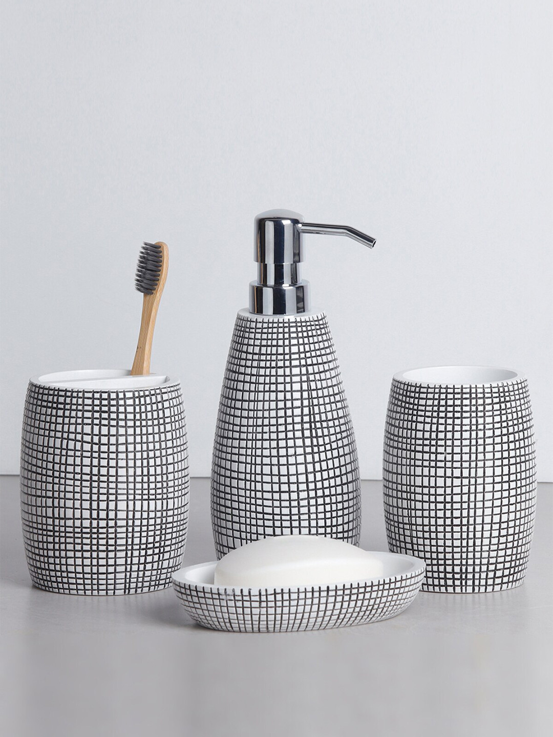 OBSESSIONS Pack of 4 Black & White Polyresin Bathroom set