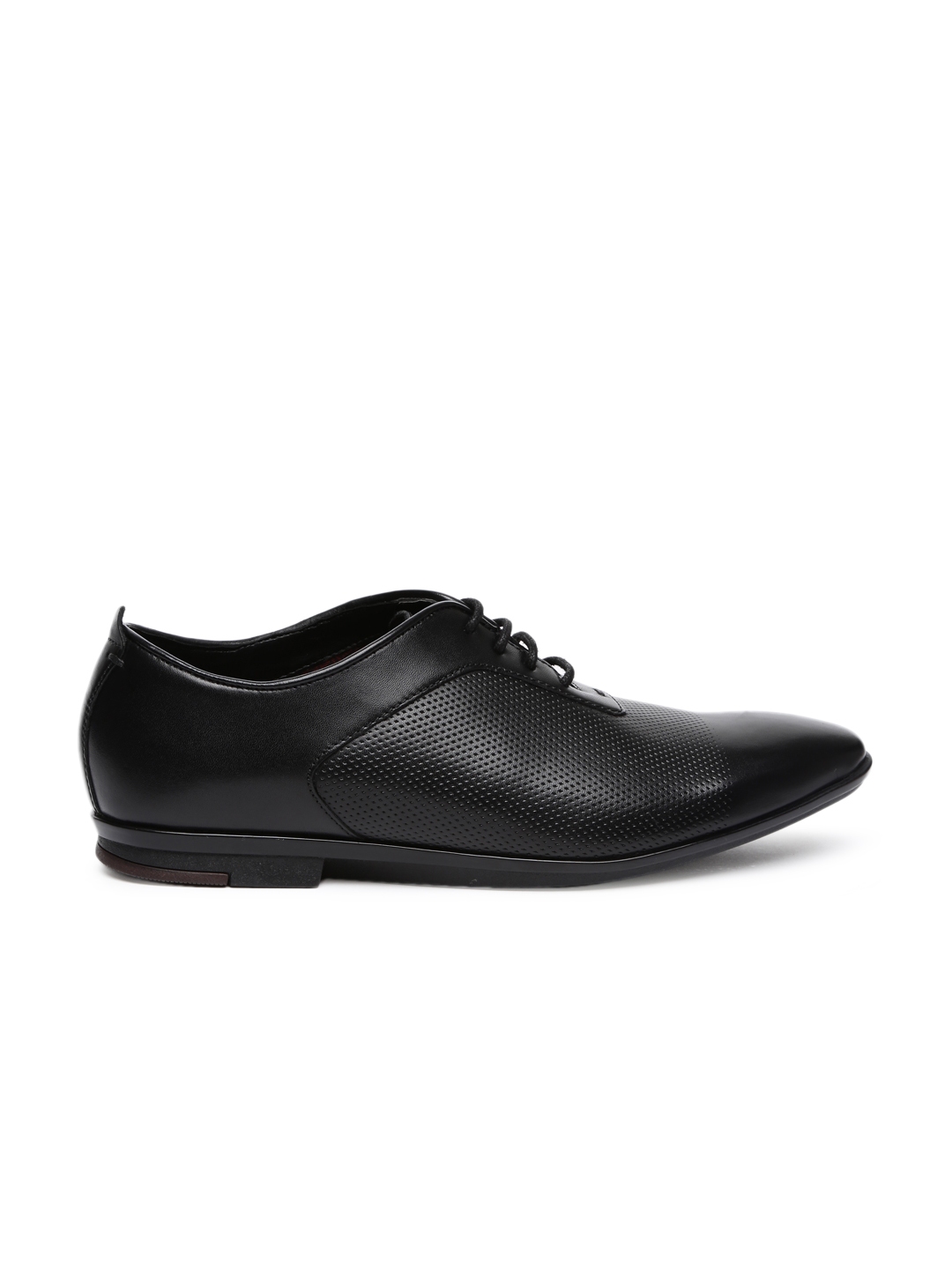 Clarks formal hot sale shoes myntra