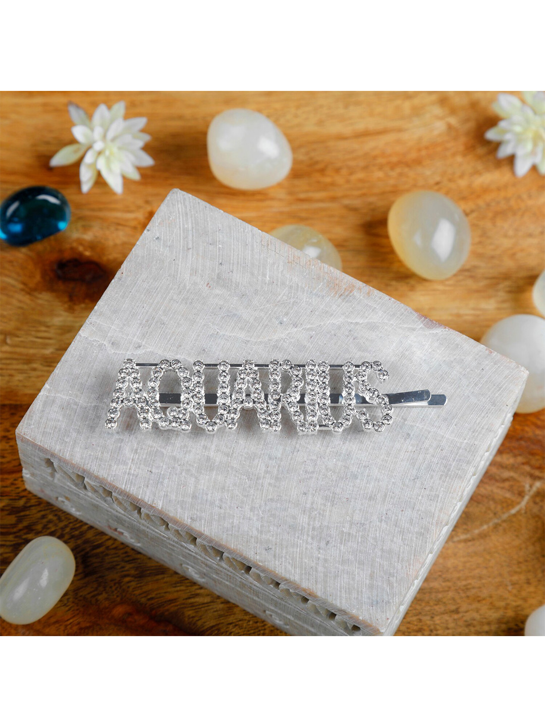 Arendelle Girls Silver-Toned & White Embellished Bobby Pin