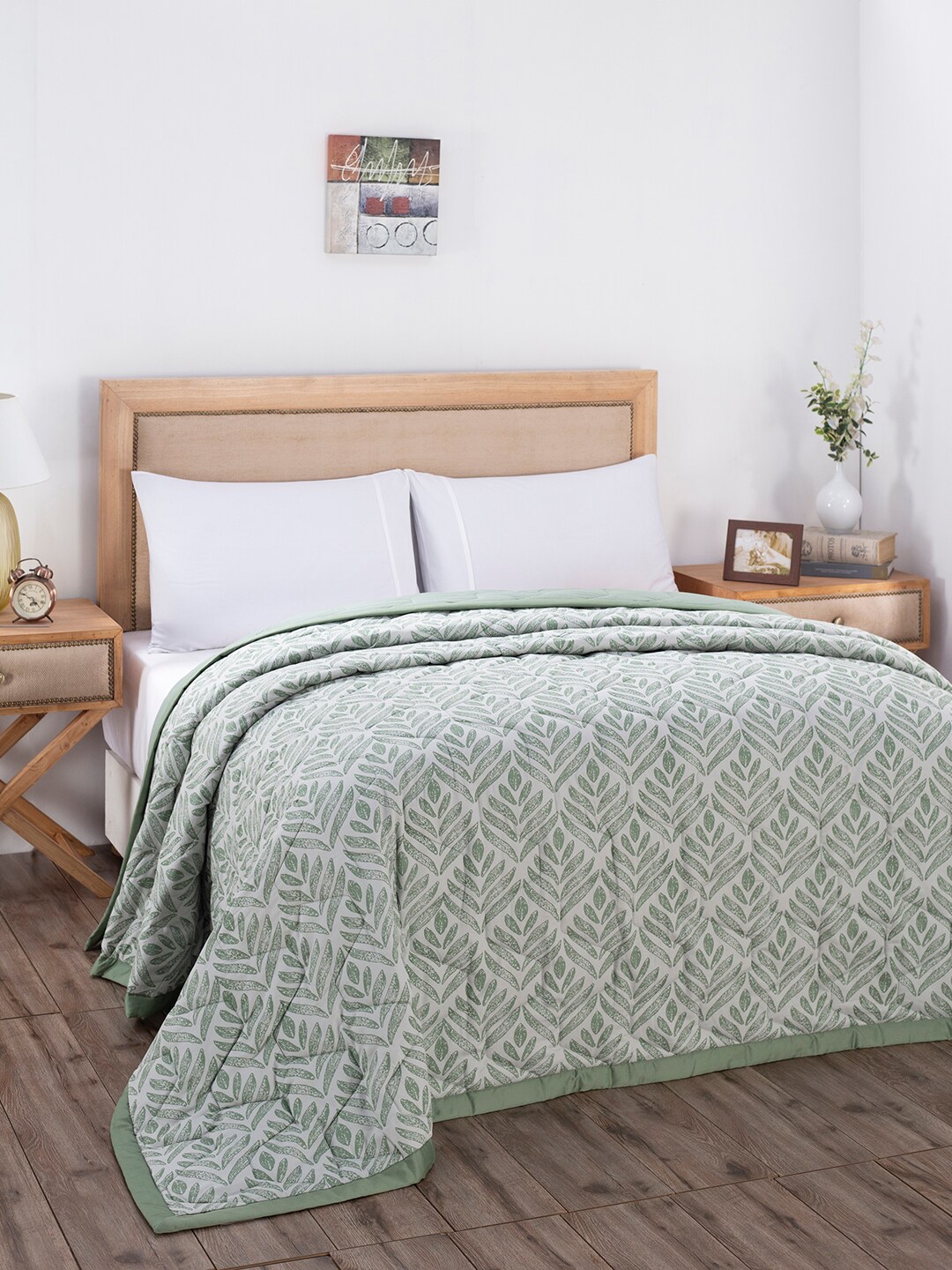 MASPAR Green & White Floral AC Room 100 GSM Double Bed Quilt