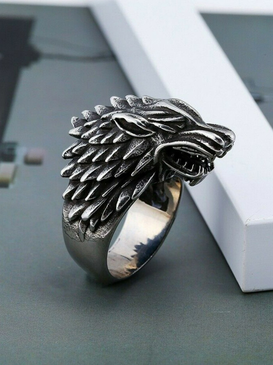 EL REGALO Men Silver-Plated Oxidised Game Of Thrones Finger Ring