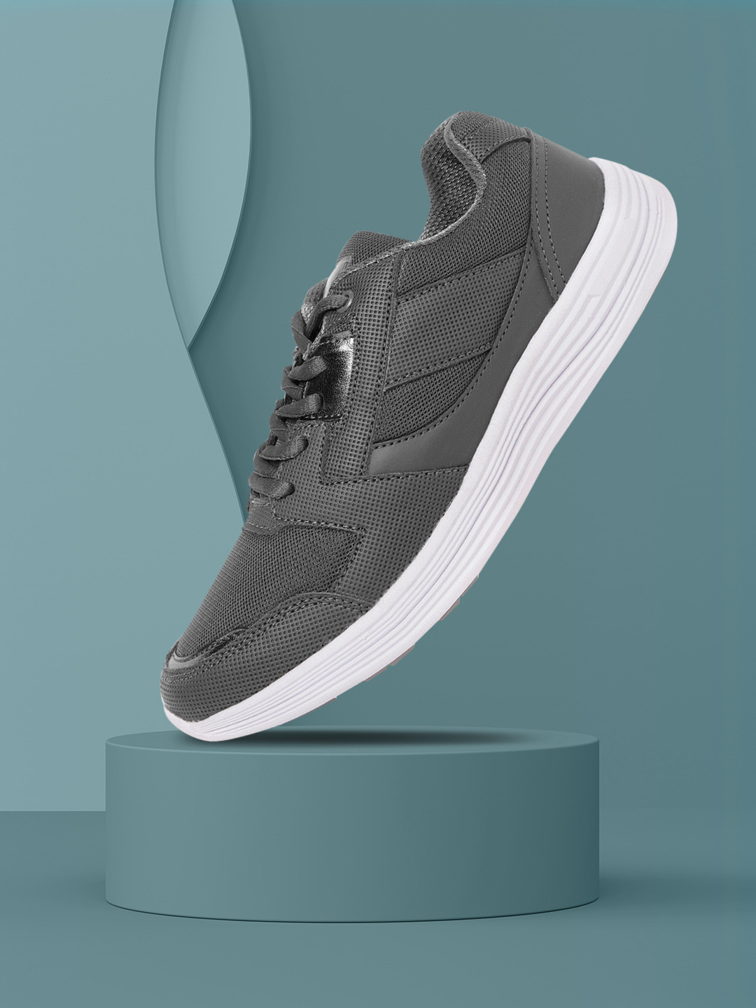 HRX by Hrithik Roshan Women Charcoal Grey Front Runner Shoes