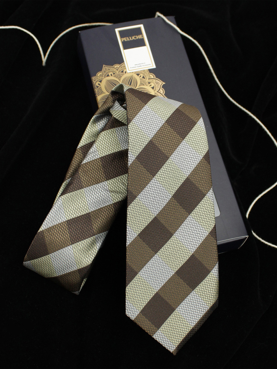 PELUCHE Men Brown & Beige Checked Broad Tie