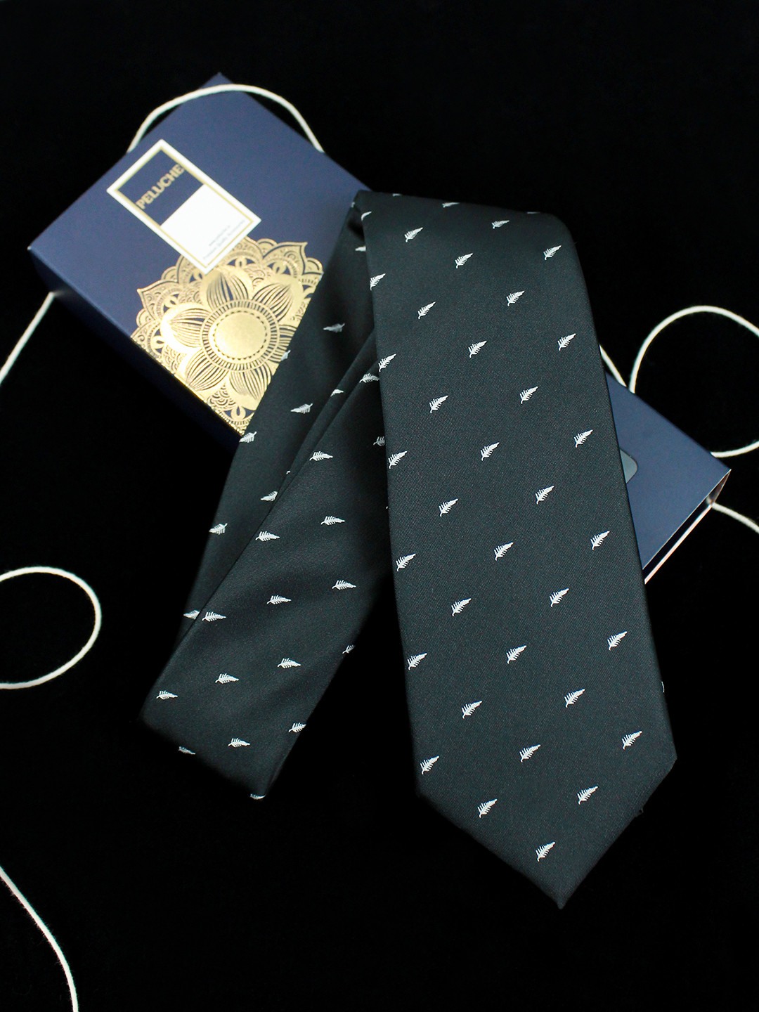 PELUCHE Men Black Autumn Leaf Printed Printed Board Tie