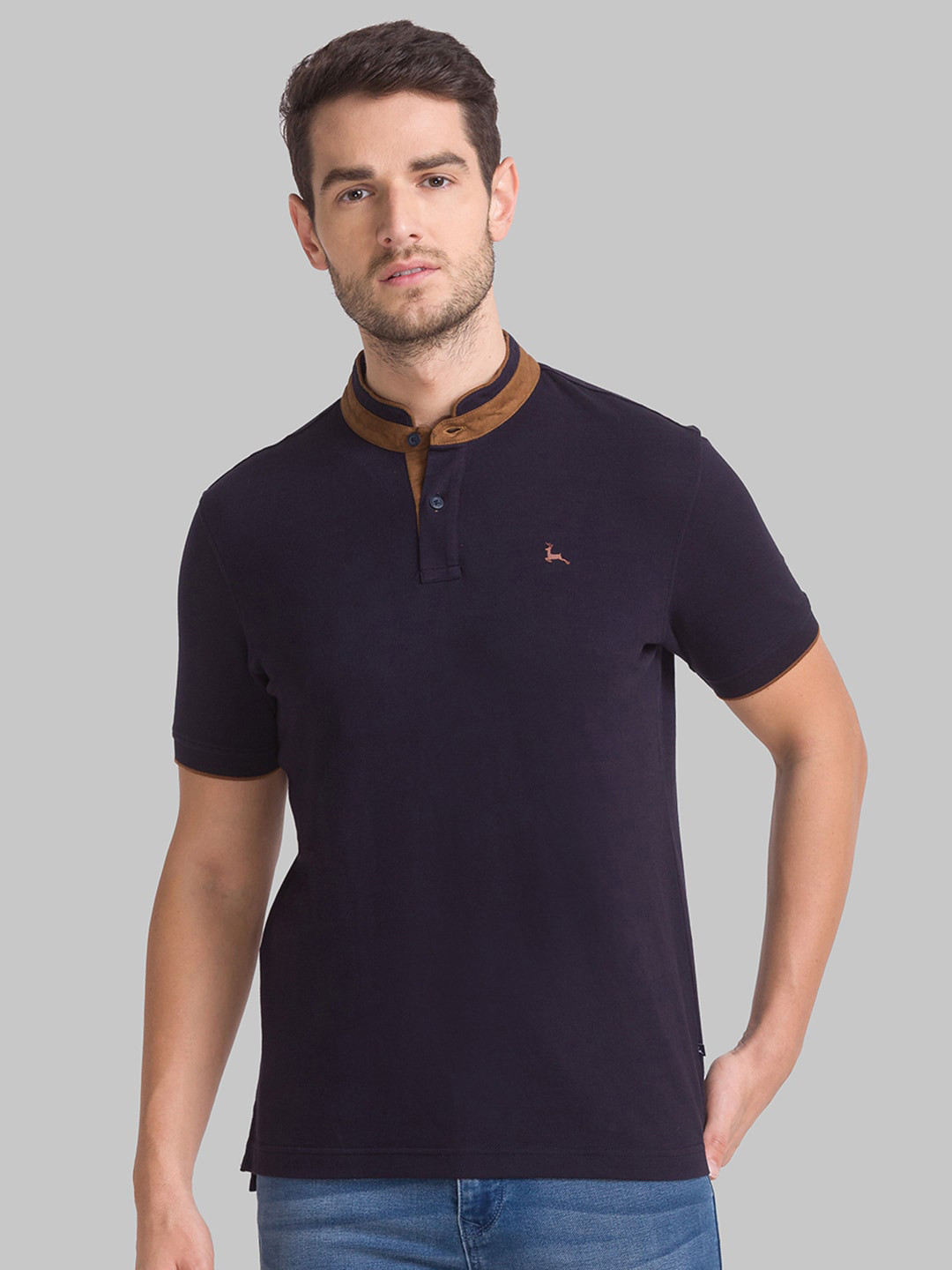Parx Men Blue & Brown Mandarin Collar Pockets T-shirt